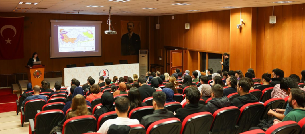 OMÜ’DE “TARİHSEL SÜREÇTE CUMHURİYET VE KAZANIMLARI” KONFERANSI