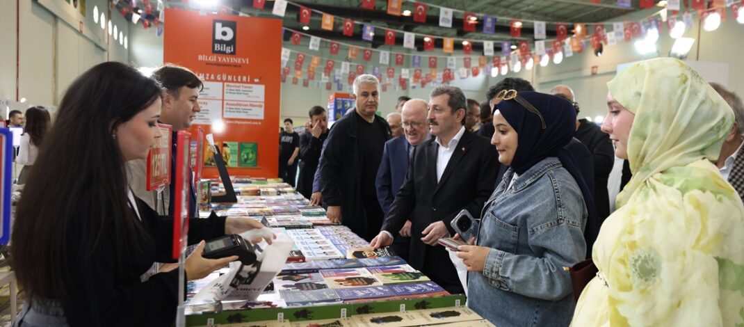 SAMSUN’DA KİTAP FUARI GÖRÜCÜYE KAPILARINI AÇTI